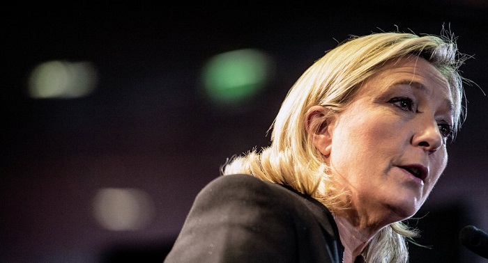 Marine Le Pen reçoit le prix du menteur de l’année