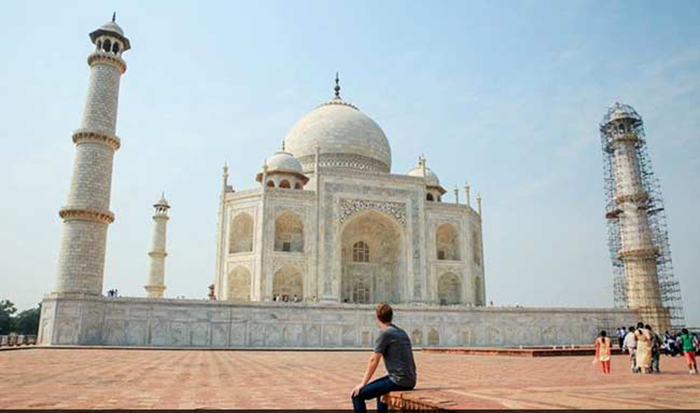 Mark Zuckerberg just checked in at the Taj Mahal on Facebook