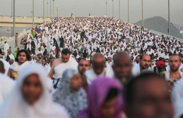 Saudi Arabia considers deporting 5 million illegal migrants