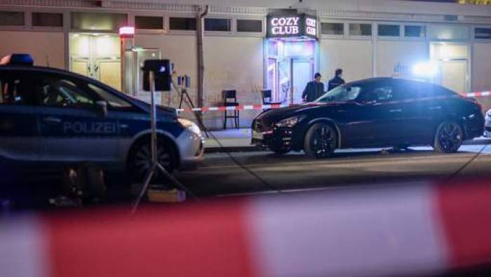 Un mort et trois blessés lors d'une fusillade devant une boite berlinoise