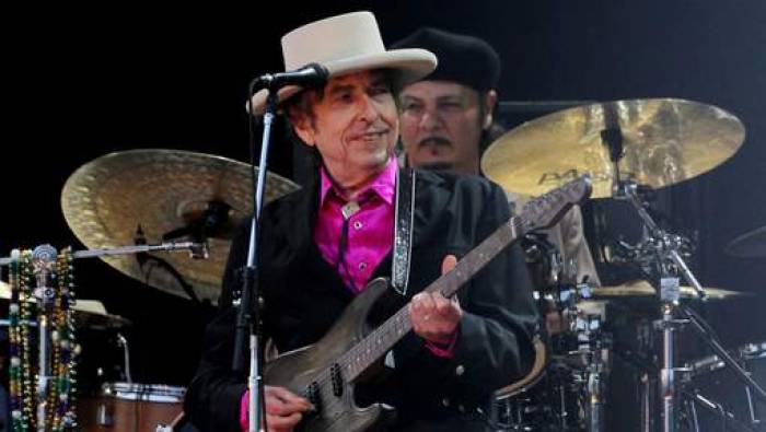 Une guitare de Bob Dylan vendue près de 400.000 dollars