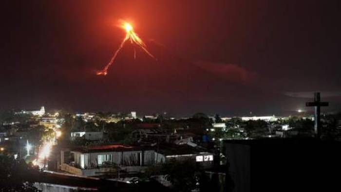 Le volcan Mayon fait fuir les habitants... mais attire les touristes