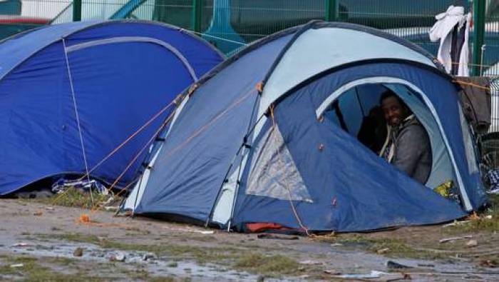 4 migrants entre la vie et la mort après des affrontements à Calais