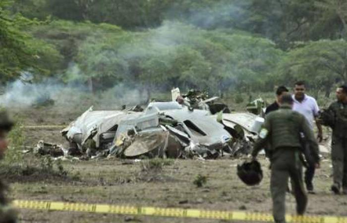 Huit morts dans le crash d'un avion militaire en Colombie