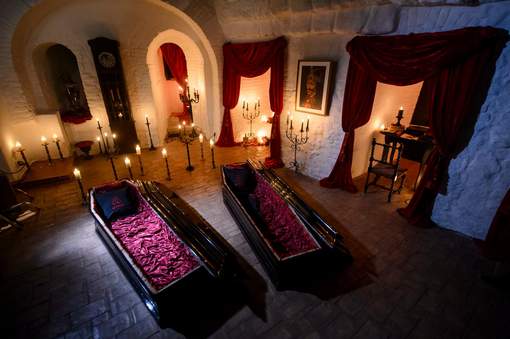 Dormir au château de Dracula pour Halloween? C`est possible!