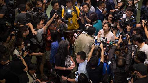 Hong Kong : nouvelles scènes de chaos au Parlement