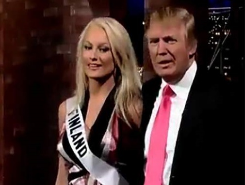 Une ancienne Miss Finlande accuse Trump de gestes déplacés - VIDEO