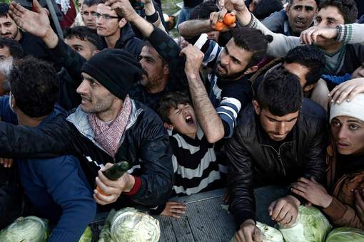 Réfugiés: la Grèce ne cache pas sa colère contre l`Europe