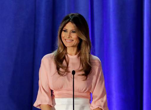 Prisée par Michelle Obama, une créatrice refuse d`habiller Melania Trump