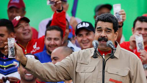 Maduro prolonge la validité des billets de 100 bolivars