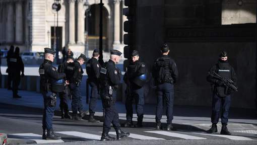 Les premières réactions politiques de l`attaque au Louvre