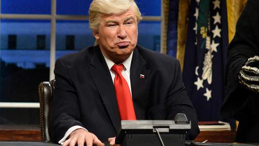 Oups, une photo d`Alec Baldwin au lieu de Donald Trump dans un journal