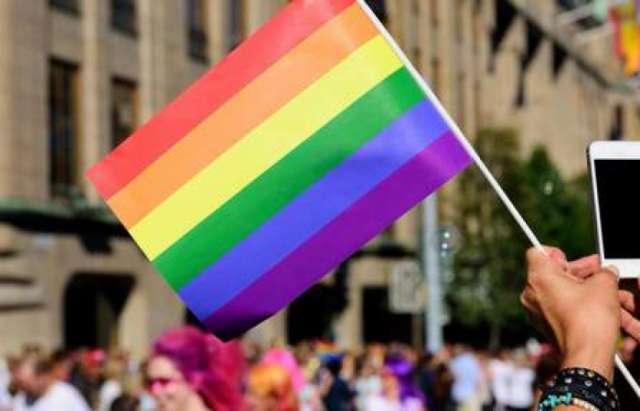 Le mariage ouvert aux couples homosexuels en Finlande