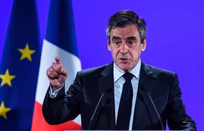 Caricature de Macron: Fillon veut des sanctions