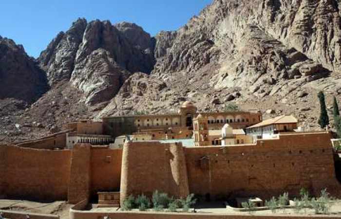 Attaque revendiquée par l'EI près d'un monastère dans le Sinaï, un policier tué