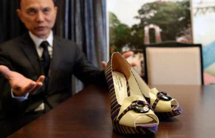 Jimmy Choo est à vendre