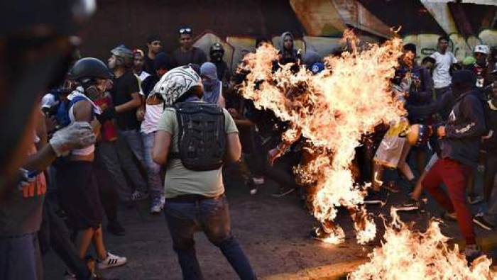 Un nouveau décès porte à 65 le nombre de morts dans les violences au Venezuela
