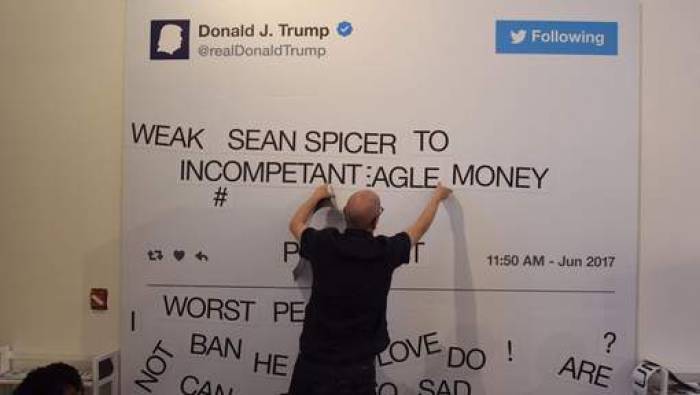 Les tweets de Trump exposés à New York