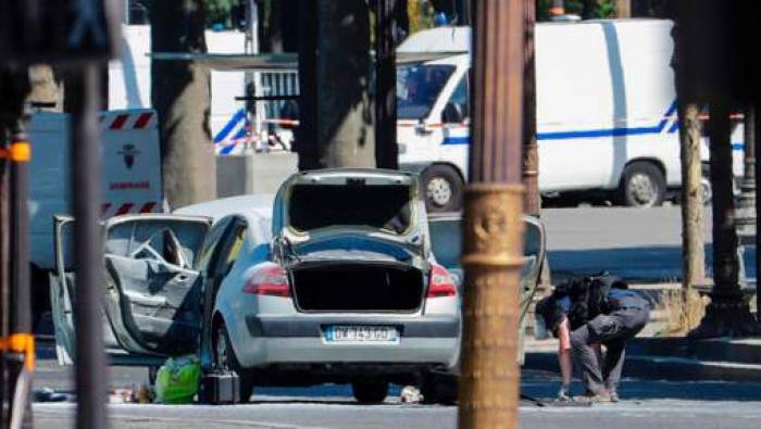 L'assaillant des Champs-Élysées était radicalisé