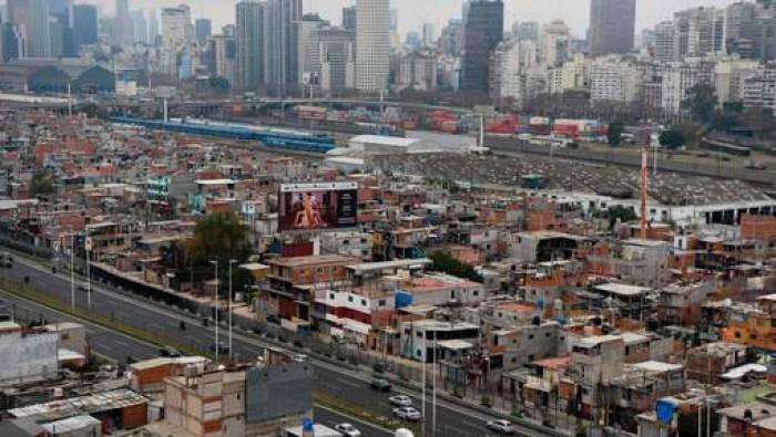 Buenos Aires veut transformer un célèbre bidonville en quartier