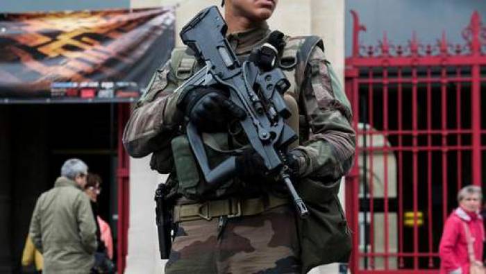France : une voiture fonce sur des militaires en banlieue parisienne, 6 blessés