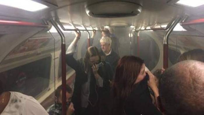 Évacuation d'une station de métro dans le centre de Londres
