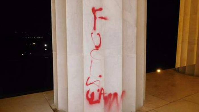 Le mémorial du président Abraham Lincoln vandalisé à Washington