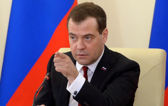 Medvedev: “Ermənistandakı vəziyyəti diqqətlə izləyirik”