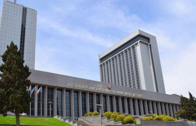 Azerbaijani parliament to discuss bill prohibiting smoking in public places