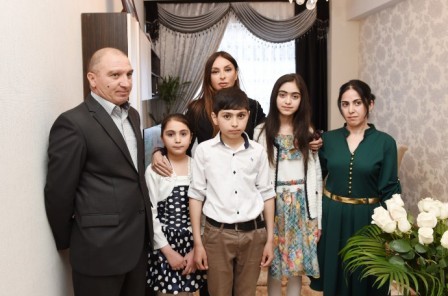 Mehriban Əliyeva  köçkünləri sevindirdi - FOTOLAR