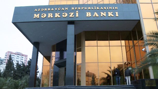 Mərkəzi Bank 6 banka 12 milyon dollar satdı