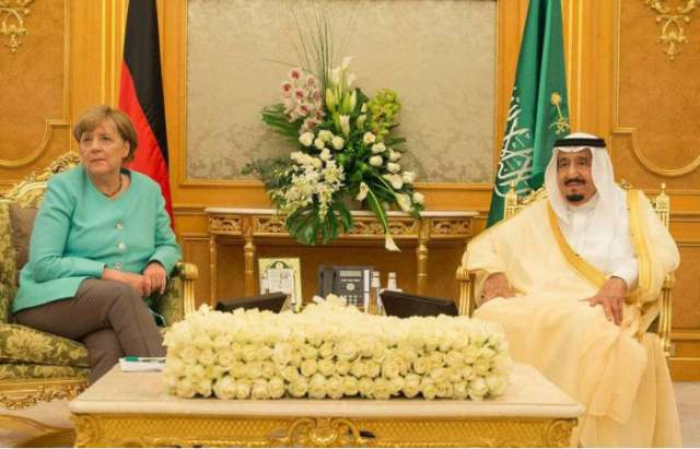 Pas de voile pour Merkel lors de sa visite en Arabie saoudite