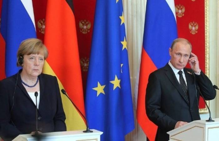 LIVE: Pressekonferenz mit Merkel und Putin