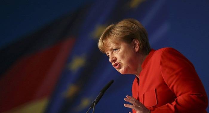 Merkel llama a los países del Golfo Pérsico a colaborar sobre Catar