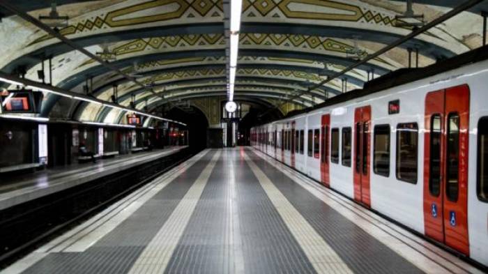 El metro de Barcelona vive este lunes su undécima jornada de huelga