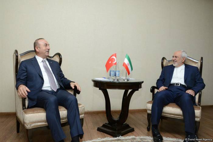 Iranische und türkische Außenminister treffen sich in Baku
