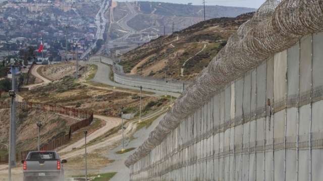 Trump seeks $18 billion to extend border wall over 10 years