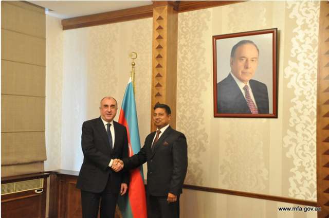 New Indian Ambassador presents credentials to Azerbaijani FM