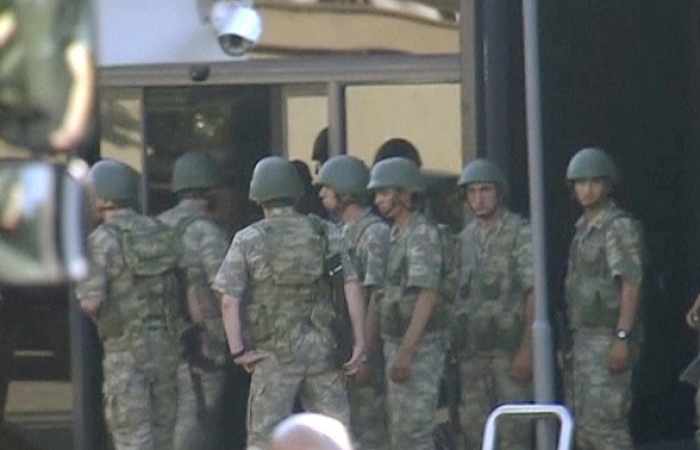 Turquía considera inaceptable que Noruega brinde asilo político a cinco militares turcos