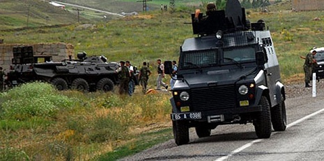 2 killed, 4 wounded as a result of an attack on a military vehicle in Turkey