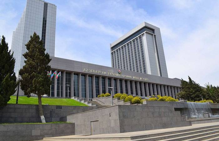 Azerbaijani parliament ratifies new gas contract