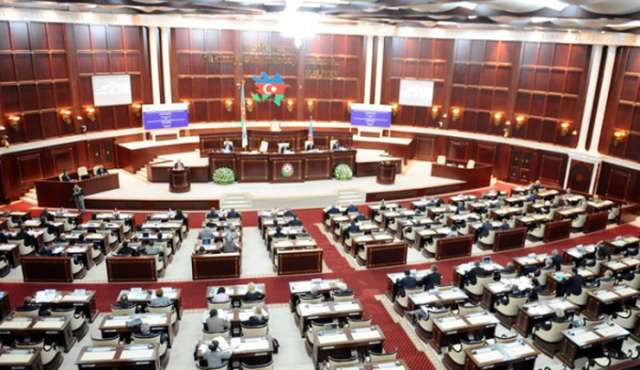 Azerbaijani Parliament is discussing draft state budget for 2016