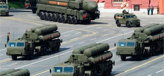 Rusia despliega en Crimea sistemas antimisiles S-400.