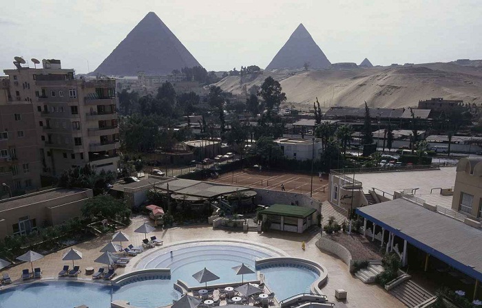 Egypte: une bombe désamorcée près des pyramides