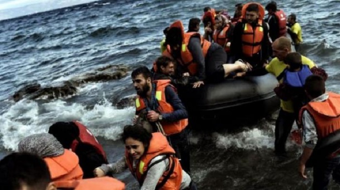 Fueron rescatados 33 ocupantes de una patera a los altos mares de la Isla de Alborán