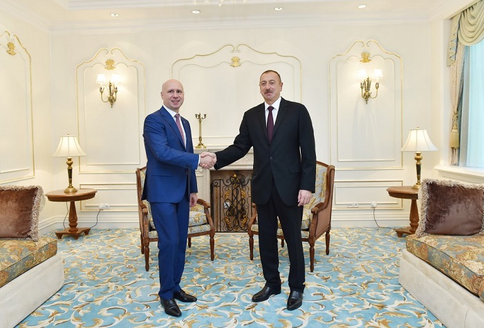 Präsident Ilham Aliyev trifft mit Moldawiens Premierminister zusammen