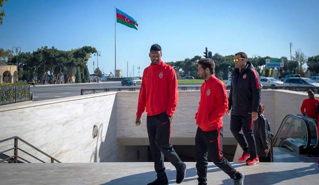 `Monako` futbolçuları bulvarda - Fotolar