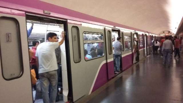 Bakı metrosu 1 saat artıq işləyəcək