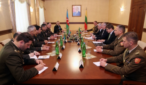 Azerbaijan, Lithuania discuss military cooperation 