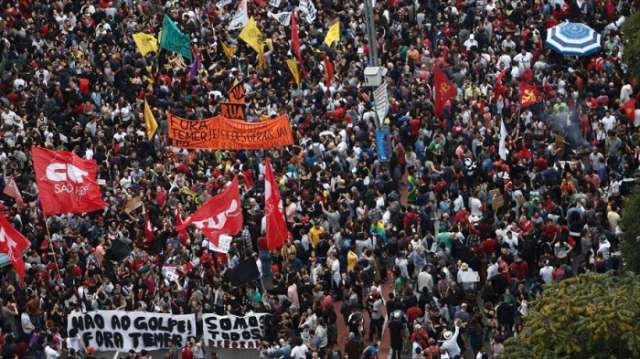 Multitudinaria marcha de protesta contra Temer en Sao Paulo